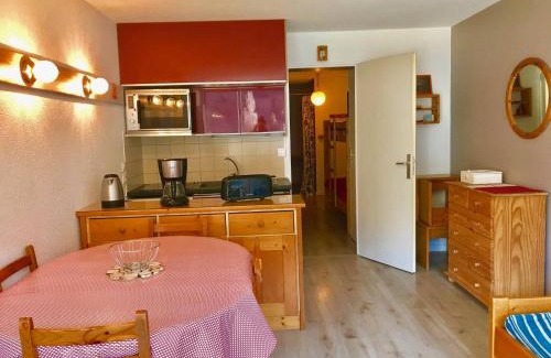 Villard-de-Lans Apartamento | Studio Cabine avec Balcon Proche Centre et Pistes, Parking et Navette Gratuite - FR-1-515-98