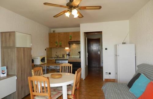 La Londe-les-Maures Apartamento | Studio cabine avec vue mer à 2 pas de la plage, parking et local vélo, La Londe-les-Maures - FR-1-251-705