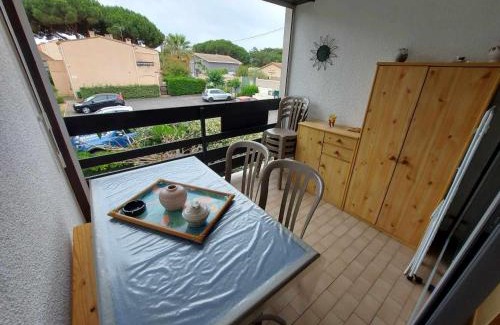 Le Grau-dʼAgde Apartamento | Studio Cabine Lumineux avec Piscine, Parking et Loggia au Grau d'Agde - FR-1-423-310