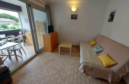 Le Grau-dʼAgde Apartamento | Studio Cabine Lumineux avec Piscine, Parking et Loggia au Grau d'Agde - FR-1-423-310