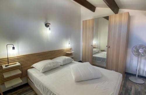 Marseillan Plage Apartamento | Studio Cabine Mezzanine Rénové pour 4 Pers. avec Terrasse et Parking Privé - Animaux Admis - FR-1-326-553