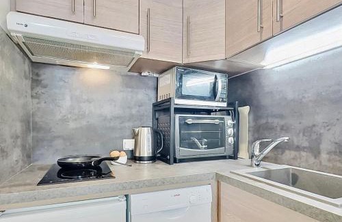 Val-d'Isere Apartamento | Studio cabine rénové, 4 pers, proche centre et pistes, parking, wifi - FR-1-411-690