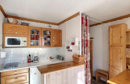 Reberty Apartamento | Studio Cabine Rénové, 4 Pers, Balcon Sud-Ouest, Proche Pistes et Commerces - Les Menuires - FR-1-178-378