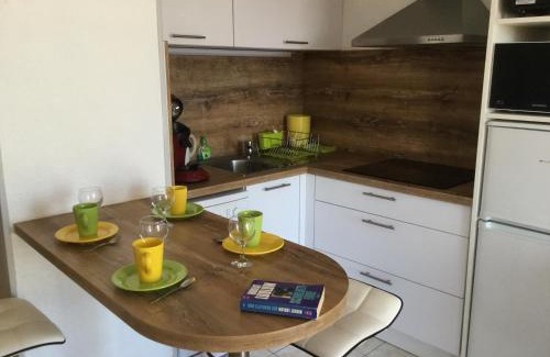 Valras-Plage Apartamento | Studio cabine Toi et Moi à 30 m de la plage de Valras centre
