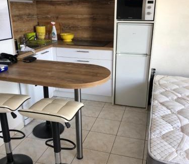 Valras-Plage Apartamento | Studio cabine Toi et Moi à 30 m de la plage de Valras centre