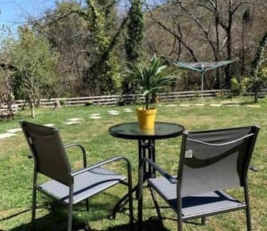 Le Bar-sur-Loup Apartamento | Studio calme et agréable avec acces jardin partage