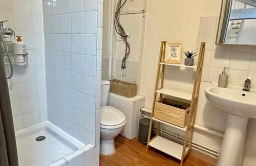 Bourg-en-Bresse Apartamento | Studio Calme et Cosy -Gare-