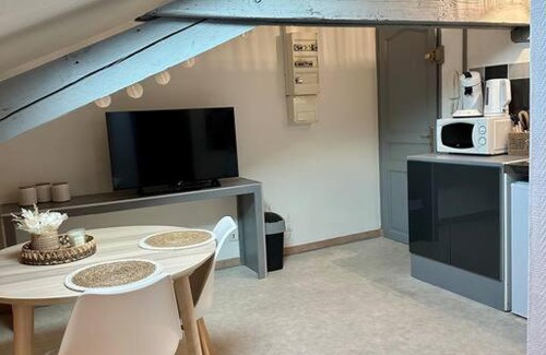 Bourg-en-Bresse Apartamento | Studio Calme et Cosy -Gare-