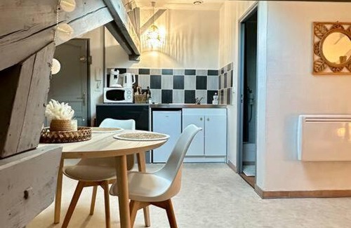 Bourg-en-Bresse Apartamento | Studio Calme et Cosy -Gare-