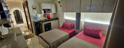 Al-Hammam Apartamento | Studio Carmen with a Pool View