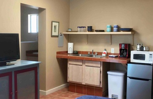 Las Cruces Casa | Studio Casita 5 mins to Farmer's mkt/dogs welcome!
