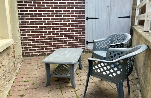 Douvres-la-Delivrande Apartamento | Studio Centre de Douvres - Proche mer Terrasse