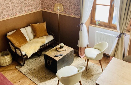 Oloron-Sainte-Marie Apartamento | Vrbo Property