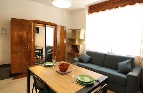 Bagneres-de-Luchon Apartamento | Studio central cosy pour 2 pers, proche télécabine et thermes, équipé WiFi - FR-1-313-191