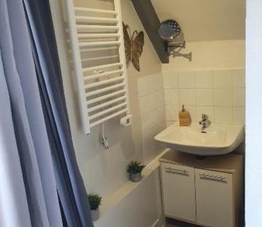 Saint-Pol-de-Leon Apartamento | studio centre ville 3ème étage sans ascenceur