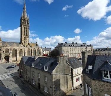 Saint-Pol-de-Leon Apartamento | studio centre ville 3ème étage sans ascenceur