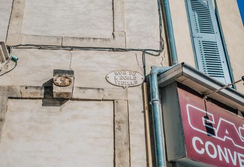 Nimes City Centre Apartamento | Studio centre-ville (Ecusson)