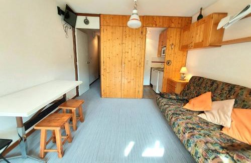 Plagne Centre Apartamento | Studio chaleureux à 100m des pistes, balcon exposé sud, casier à skis - FR-1-351-17