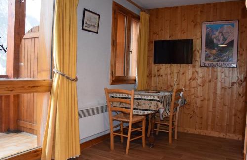 Pralognan-la-Vanoise Apartamento | Studio charmant au centre, proche commerces et téléphérique - FR-1-464-122