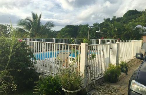 Deshaies Apartamento | "Studio charmant à Deshaies avec piscine partagée, 20 m²"