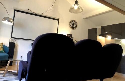 Ales Apartamento | Studio cinéma