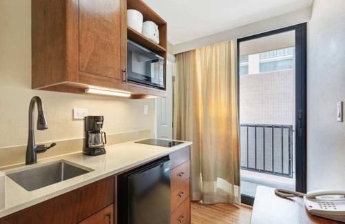 Waikiki Condominio | Studio City View DLX Kitchenette, A/C and WiFi - Bamboo Waikīkī Hotel #501
