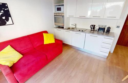 Menton Apartamento | Studio climatisé avec terrasse et wifi proche plages à Menton - FR-1-196-377