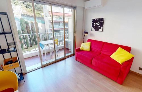 Menton Apartamento | Studio climatisé avec terrasse et wifi proche plages à Menton - FR-1-196-377