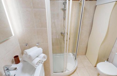 Menton Apartamento | Studio climatisé avec terrasse et wifi proche plages à Menton - FR-1-196-377