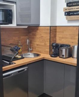 Clermont Ferrand City Centre Apartamento | Studio climatisé Place de Jaude Garage balcon tv wifi