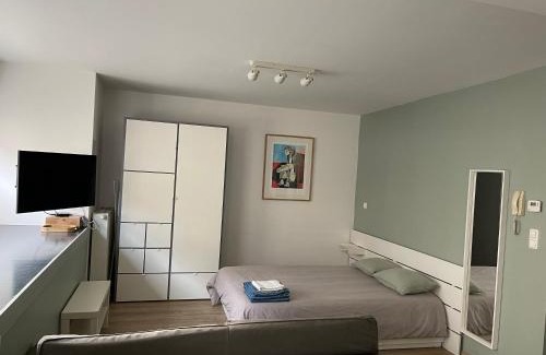 Gare Apartamento | Studio close from train station and shops