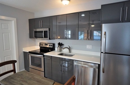 Historic Uptown Apartamento | Nuevo: Estudio Loft tranquilo cerca del centro de St Pete