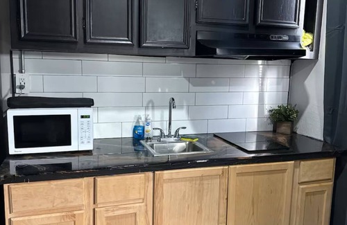 Brownsville Apartamento | Studio close to L&G Space X in Brownsville
