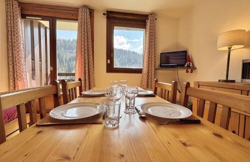 Notre-Dame-de-Bellecombe Apartamento | Studio cosy à Notre-Dame-de-Bellecombe, proche des pistes et commerces - 4 pers, balcon, parking - FR-1-595-25