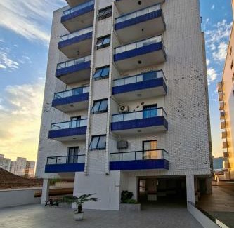 Guilhermina Apartamento | Studio com conceito aberto - reformado e com tudo que você precisa