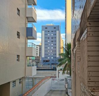 Guilhermina Apartamento | Studio com conceito aberto - reformado e com tudo que você precisa