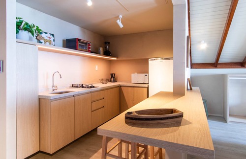 Sambaqui Apartamento | Studio com vista deslumbrante do mar HS9005
