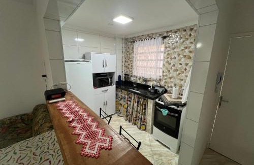 Ponta da Praia Apartamento | Studio Completo - Ótima localização
