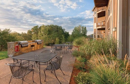 Hanover Condominio | Studio Condo Outdoor Golf in Galena!