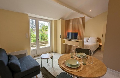 Angouleme Apartamento | Studio confort à Angoulême avec terrasse, proche transports, idéale pour couples et bébés. - FR-1-653-231