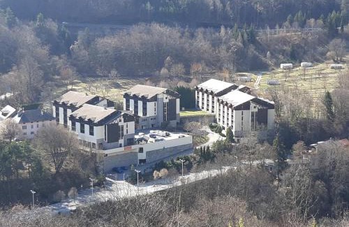 Brides-les-Bains Apartamento | Studio Confort 4 Pers. avec Balcon, Parking et Wi-Fi - Brides-les-Bains - FR-1-512-89