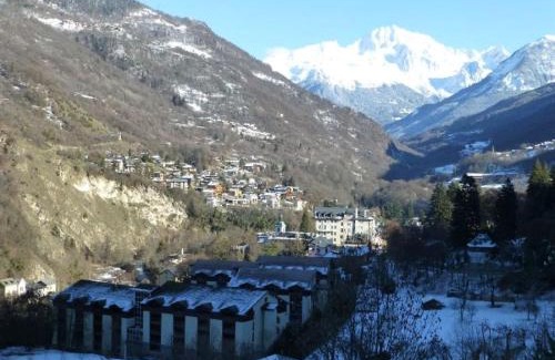Brides-les-Bains Apartamento | Studio Confort 4 Pers. avec Balcon, Parking et Wi-Fi - Brides-les-Bains - FR-1-512-89