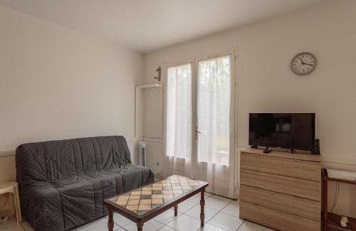 Cambo-les-Bains Apartamento | Studio confortable avec jardin et parking à Cambo-les-Bains - FR-1-4-703