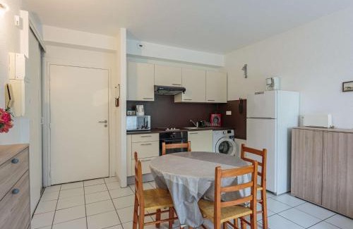 Cambo-les-Bains Apartamento | Studio confortable avec jardin et parking à Cambo-les-Bains - FR-1-4-703