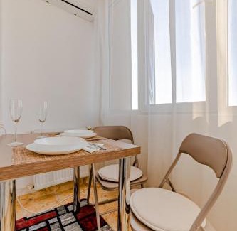 Tractorul Apartamento | Studio Coresi Mall