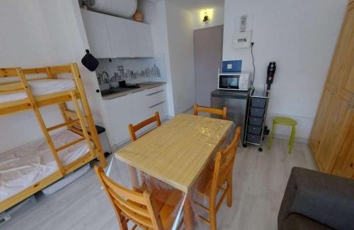 Le Grau-dʼAgde Apartamento | Studio cosy à 80m de la plage avec jardin et jeux pour enfants - FR-1-423-238