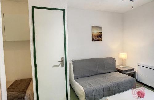 Lamalou-les-Bains Apartamento | Studio cosy à Lamalou, animaux acceptés, balcon et Wifi - FR-1-451-214