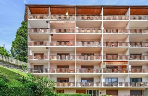 Brides-les-Bains Apartamento | Studio Cosy 1* avec Balcon, au Centre de Brides-les-Bains, 2 Pers, Proche Thermes et Télécabine - FR-1-512-253