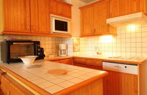 Les Carroz-d'Araches Apartamento | Studio cosy 4 pers avec parking, lave-vaisselle, balcon, proche des pistes et commerces - FR-1-572-56