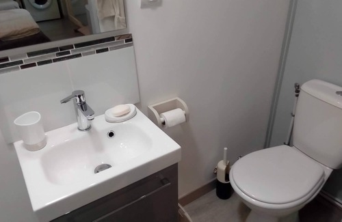 Bourges Apartamento | Studio Cosy 5mn à Pied Centre Ville, Arrêt bus , web